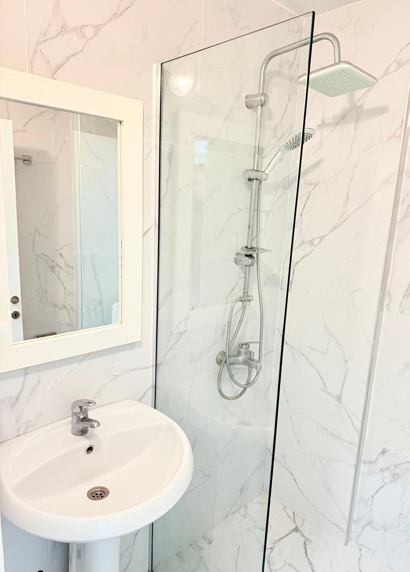 Helia Seaside Hotel Sarande Ngoại thất bức ảnh