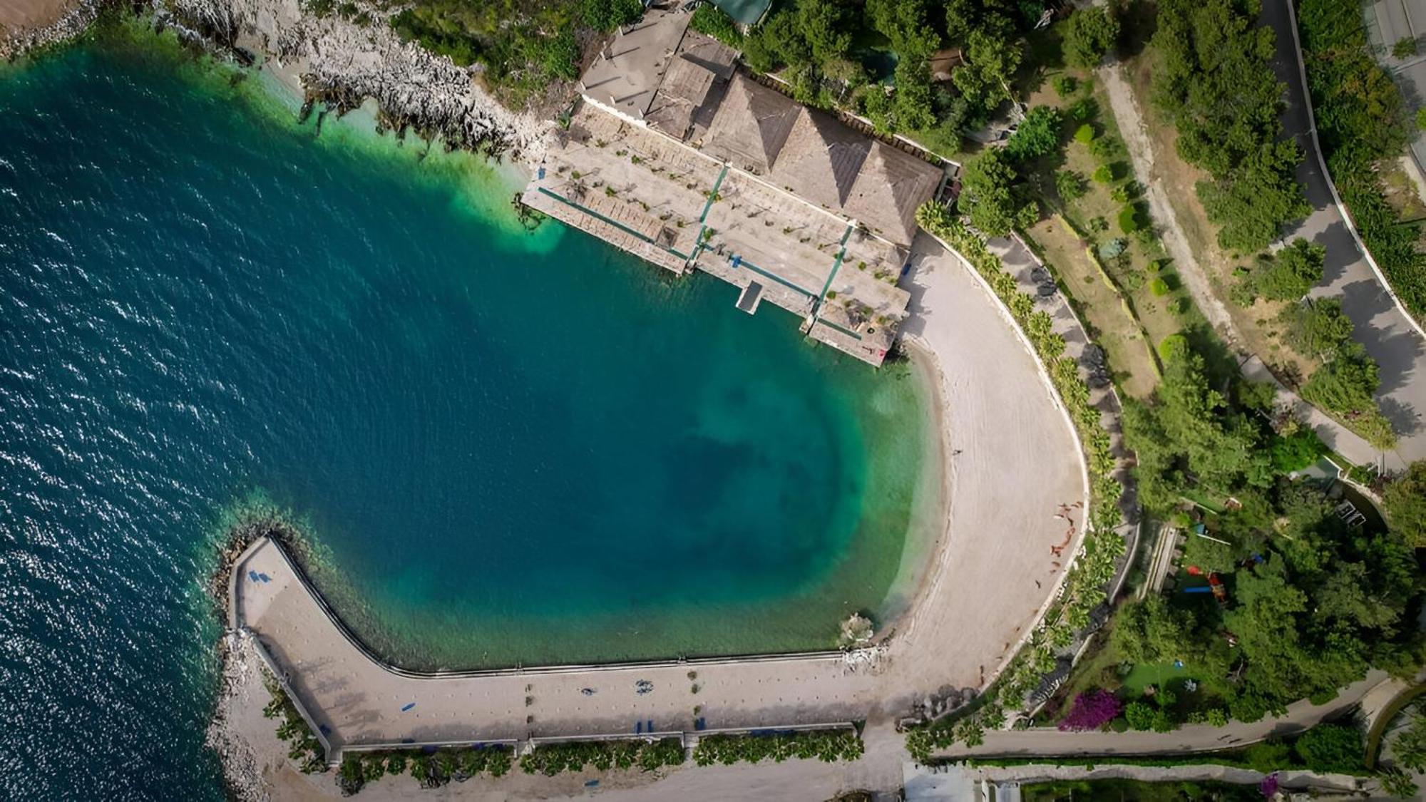 Helia Seaside Hotel Sarande Ngoại thất bức ảnh