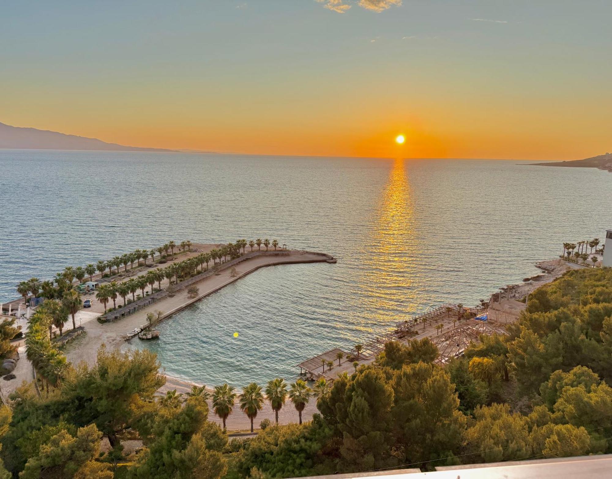 Helia Seaside Hotel Sarande Ngoại thất bức ảnh