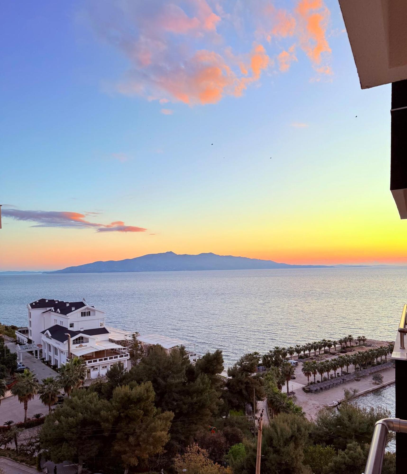 Helia Seaside Hotel Sarande Ngoại thất bức ảnh