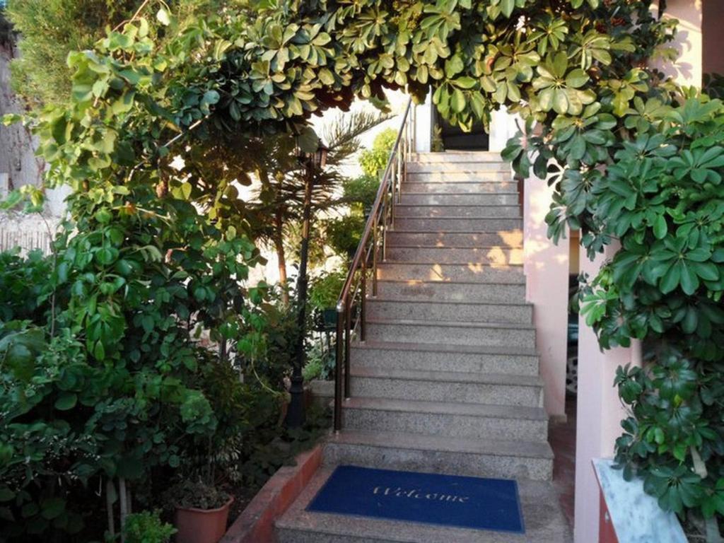 Helia Seaside Hotel Sarande Ngoại thất bức ảnh