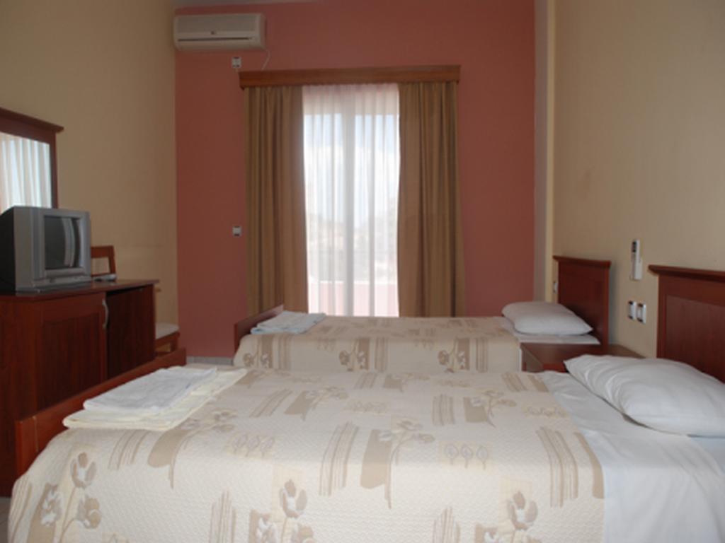 Helia Seaside Hotel Sarande Phòng bức ảnh