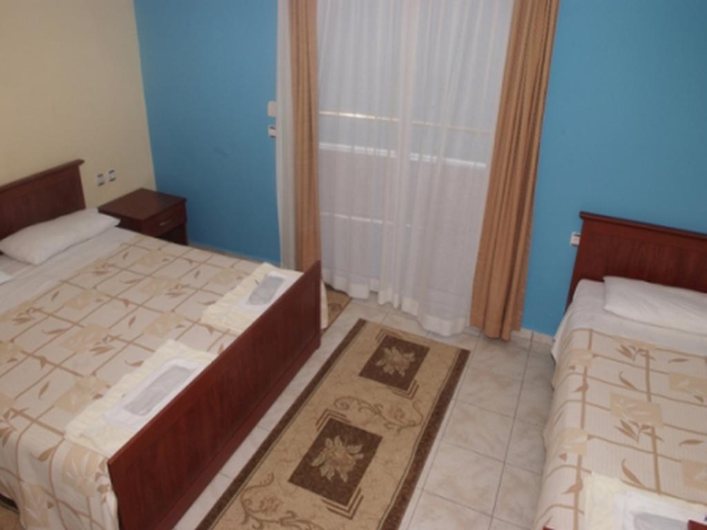 Helia Seaside Hotel Sarande Phòng bức ảnh